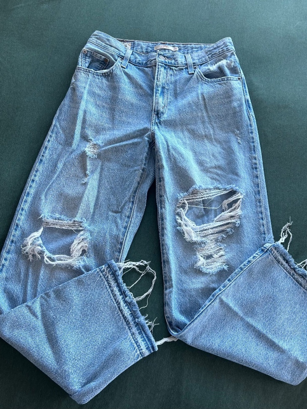 Levi Baggy Dad distressed jeans